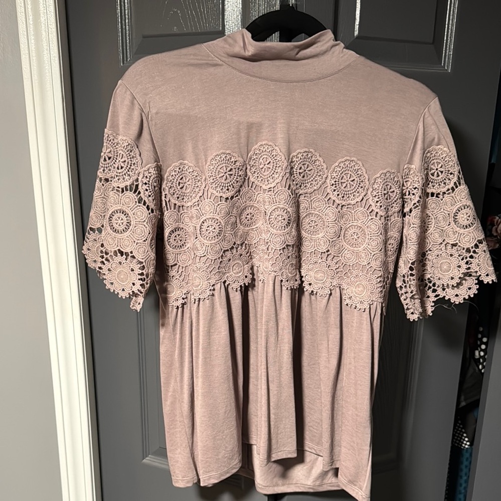 Dusty Lilac Boxy Blouse with 3/4 Sleeves and Ruffled Embellishments